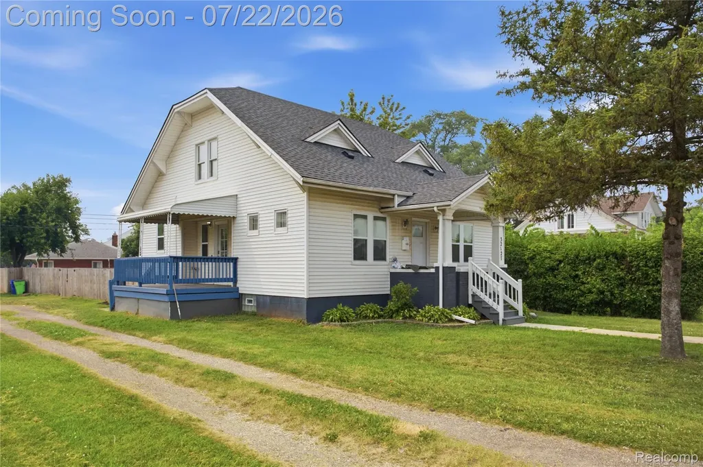 32127 Utica Road Fraser City MI 48026