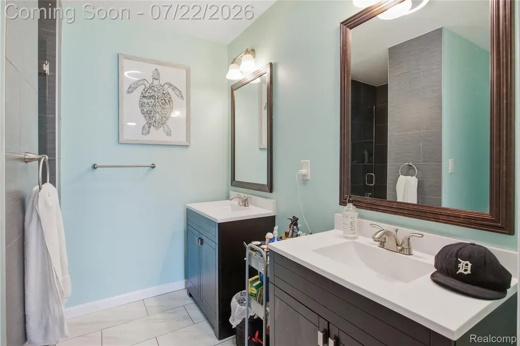 32127 Utica Road Fraser City MI 48026