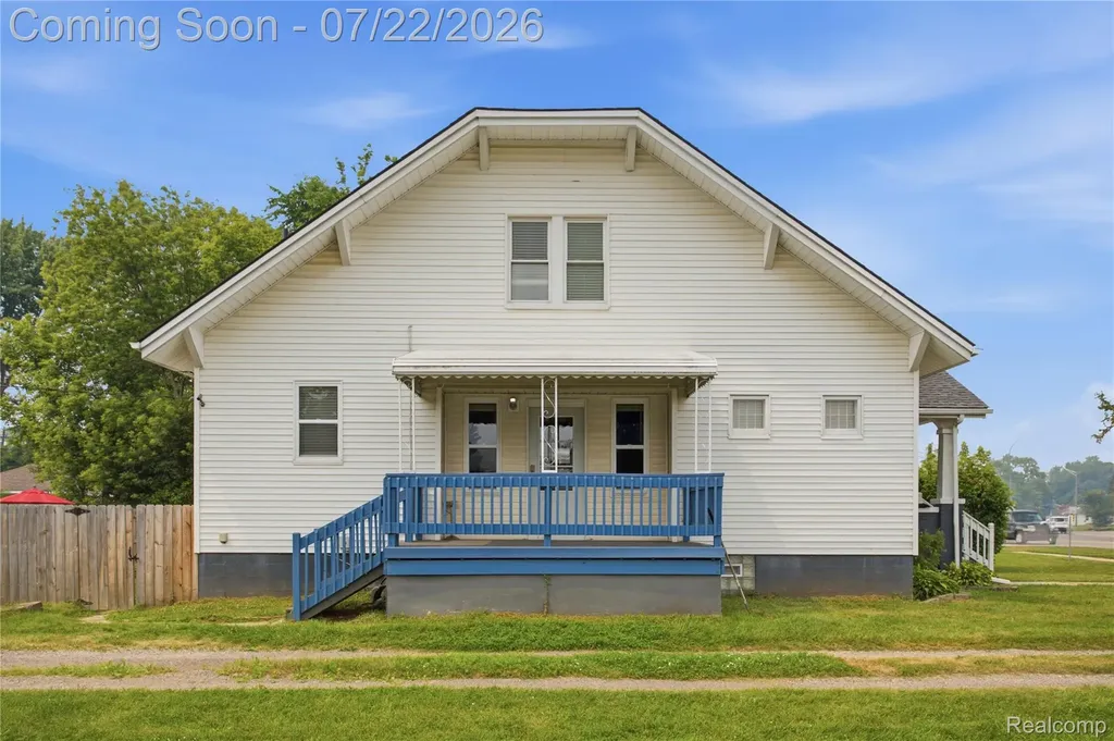 32127 Utica Road Fraser City MI 48026