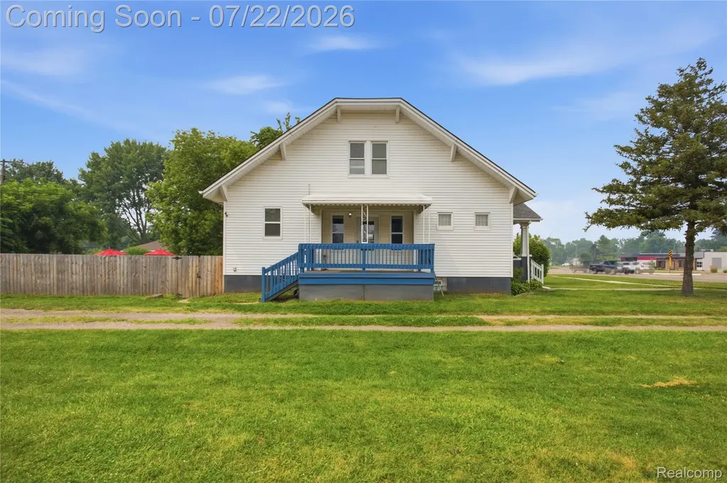 32127 Utica Road Fraser City MI 48026