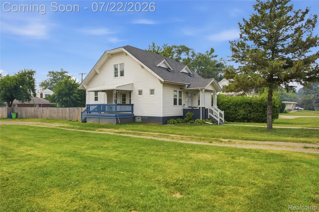 32127 Utica Road Fraser City MI 48026