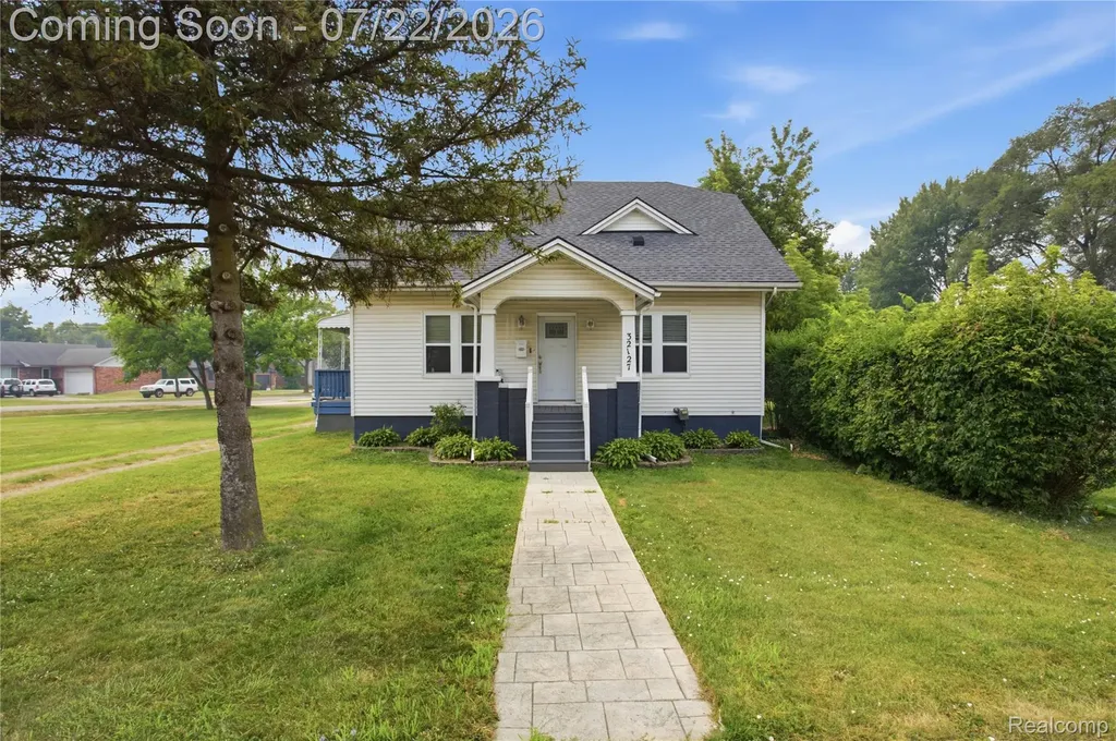 32127 Utica Road Fraser City MI 48026