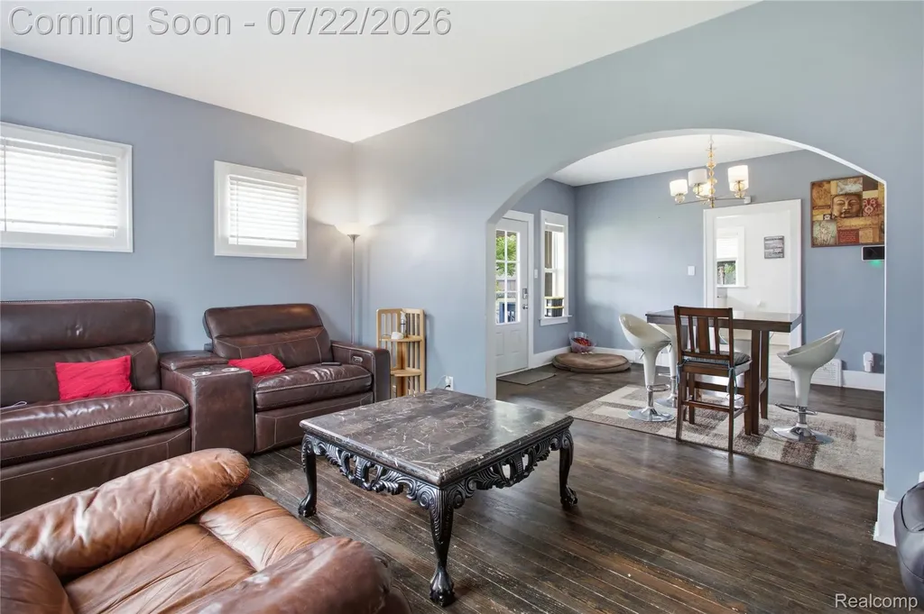 32127 Utica Road Fraser City MI 48026