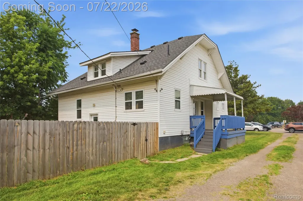 32127 Utica Road Fraser City MI 48026
