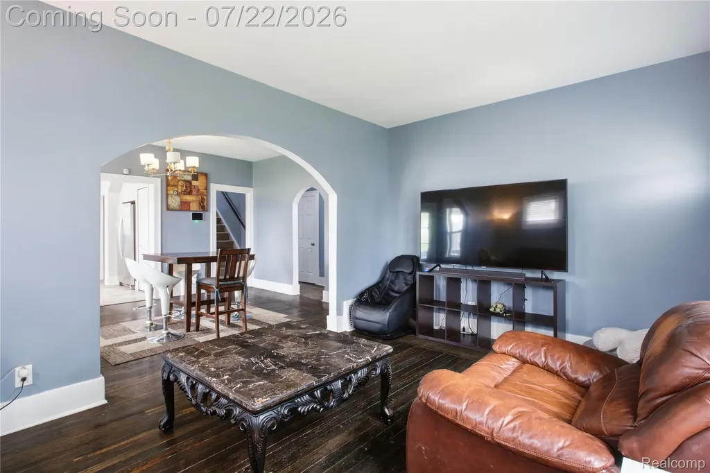 32127 Utica Road Fraser City MI 48026