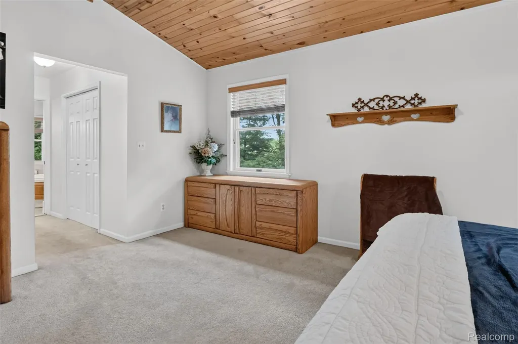 7665 Towering Pines Drive Hamburg Township MI 48116