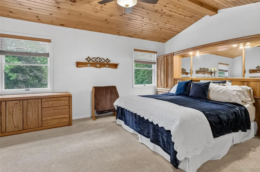 7665 Towering Pines Drive Hamburg Township MI 48116