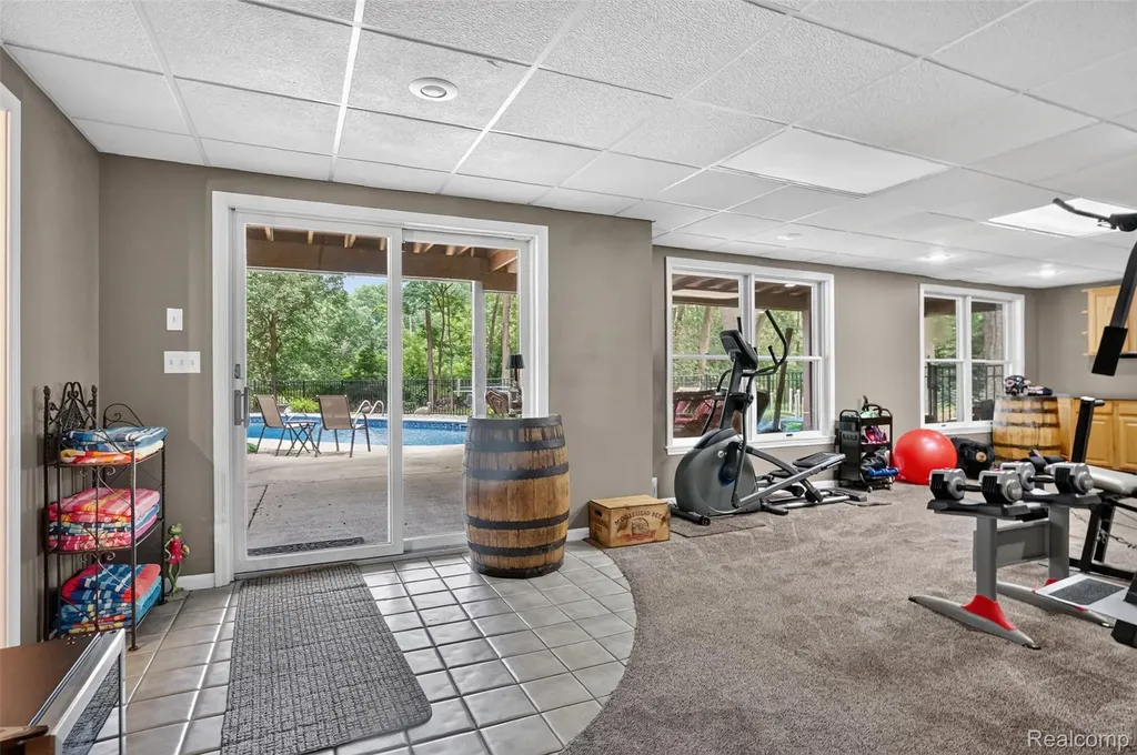 7665 Towering Pines Drive Hamburg Township MI 48116