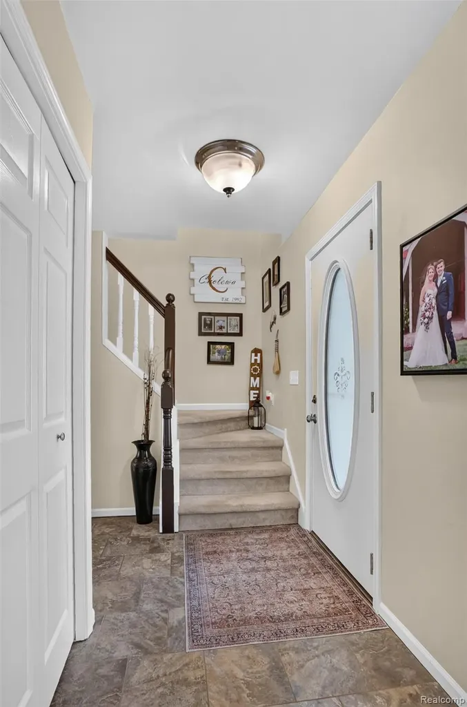 7665 Towering Pines Drive Hamburg Township MI 48116