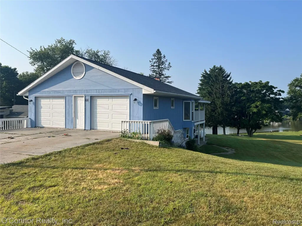 2929 N River Road Fort Gratiot Charter Township MI 48059
