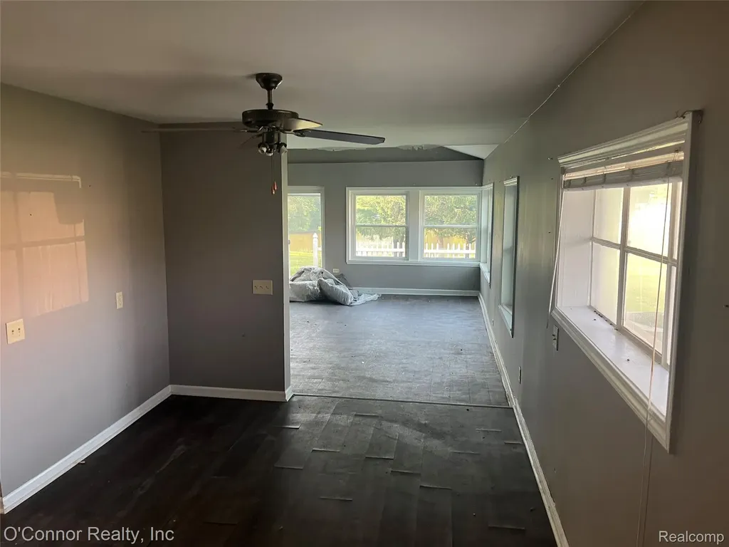 2929 N River Road Fort Gratiot Charter Township MI 48059