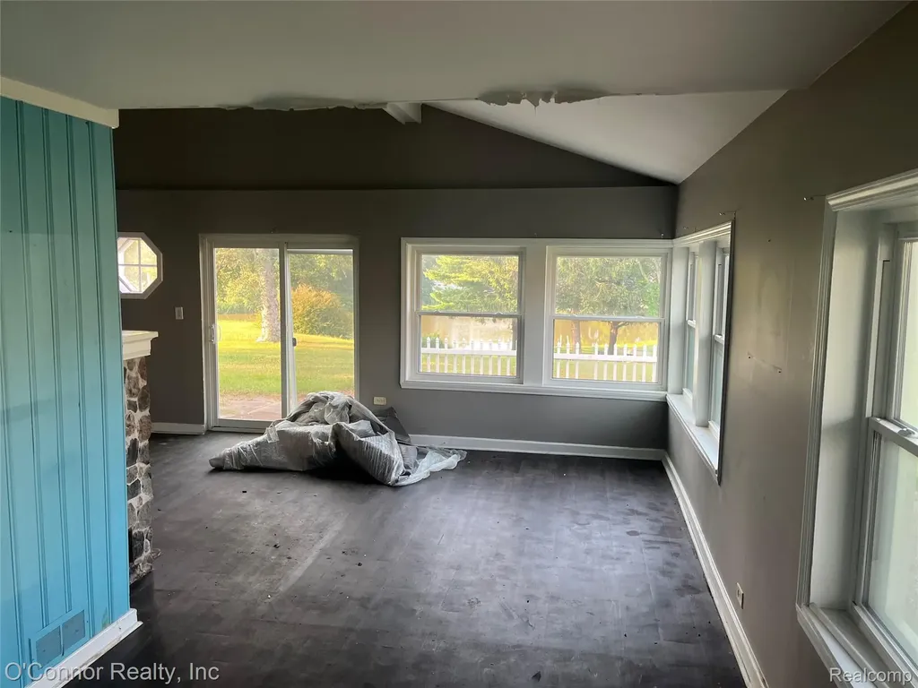 2929 N River Road Fort Gratiot Charter Township MI 48059
