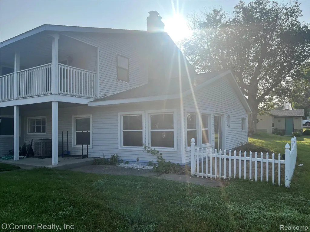 2929 N River Road Fort Gratiot Charter Township MI 48059