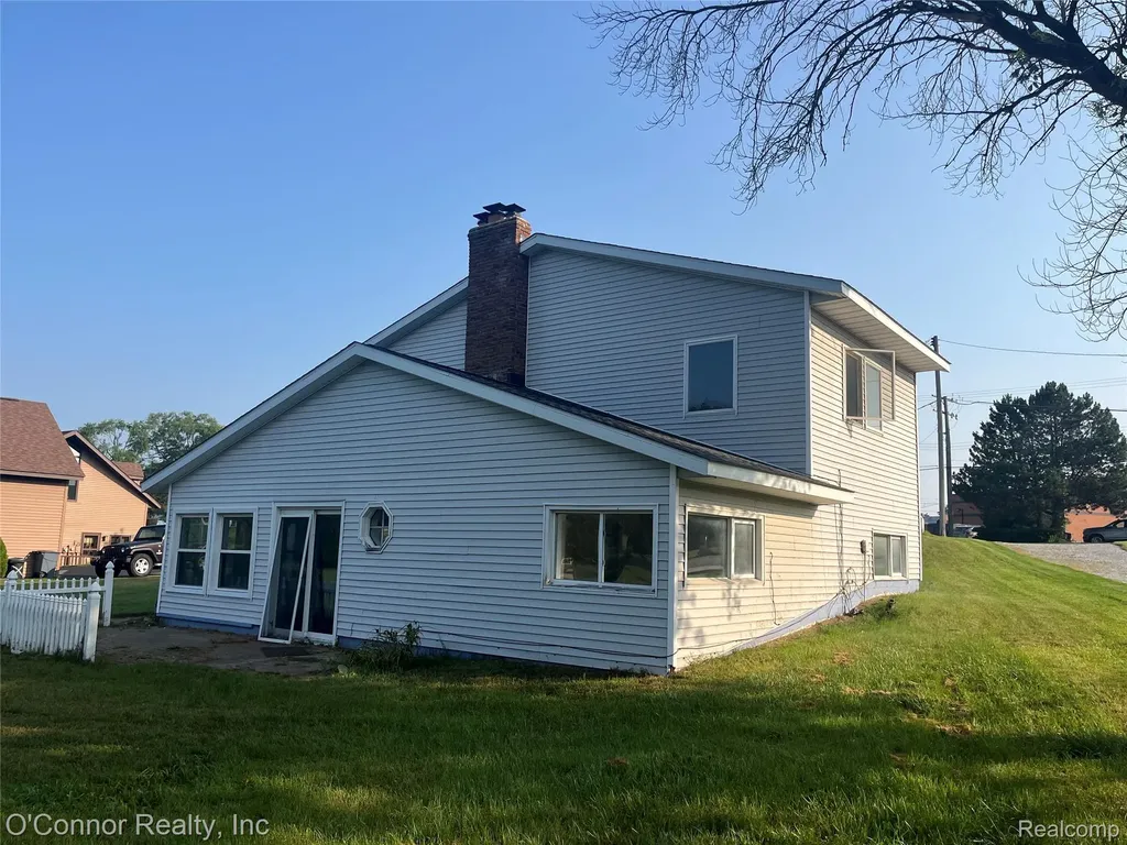 2929 N River Road Fort Gratiot Charter Township MI 48059