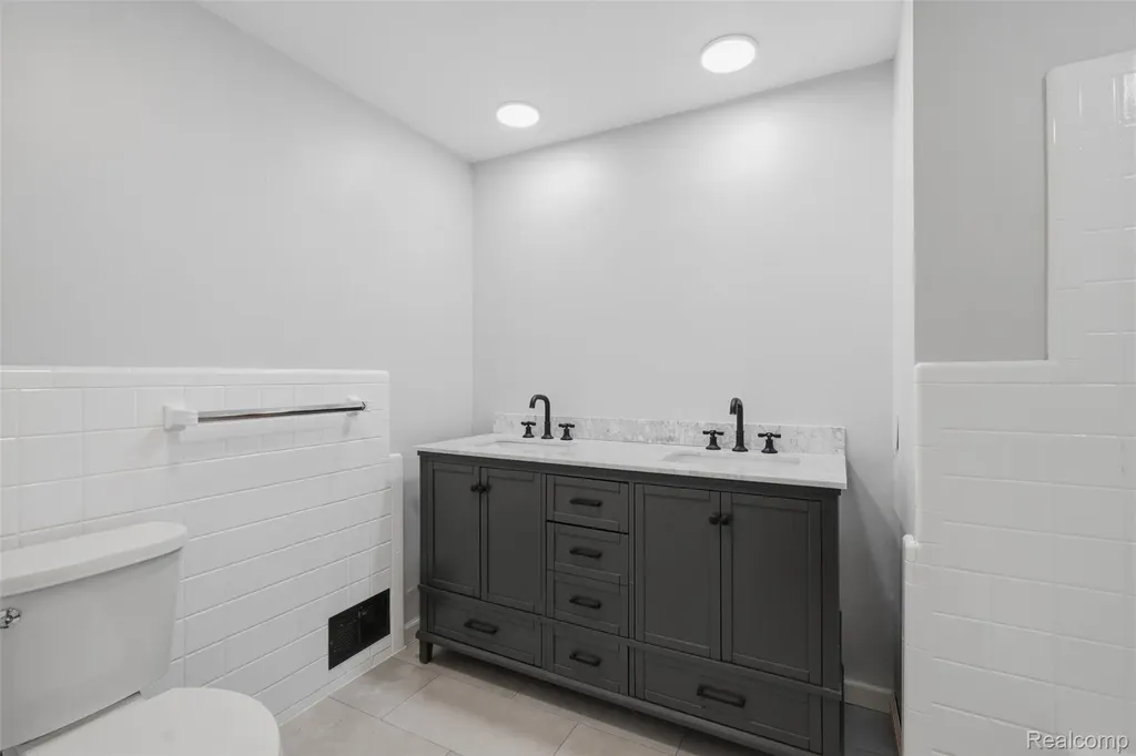 3454 Paddington Drive Troy City MI 48084