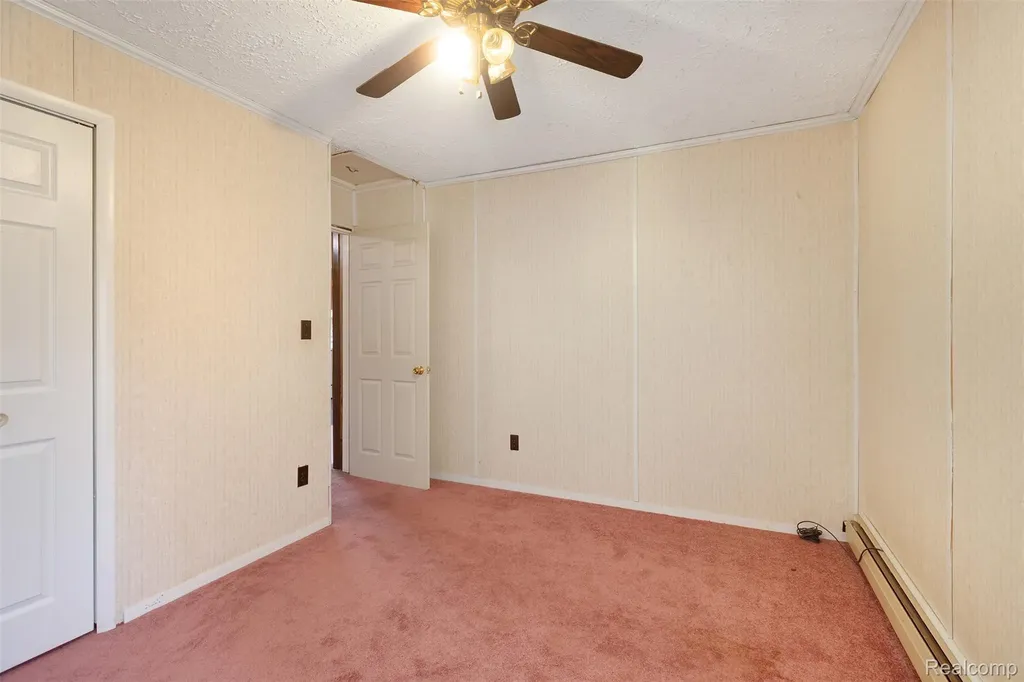 37483 Barth Street Romulus City MI 48174