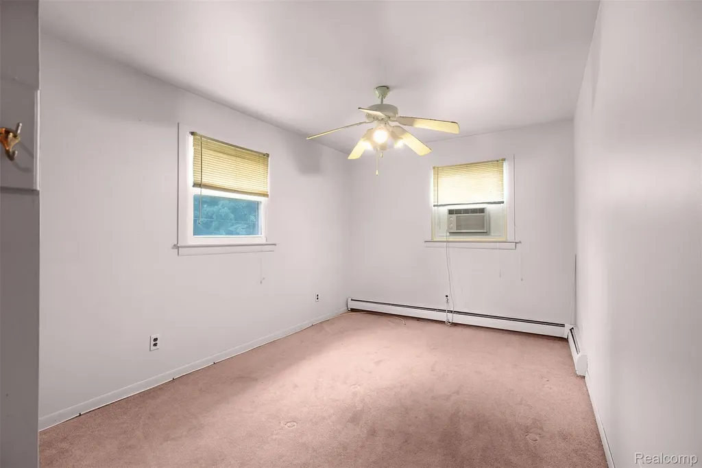 37483 Barth Street Romulus City MI 48174