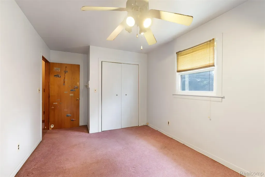 37483 Barth Street Romulus City MI 48174