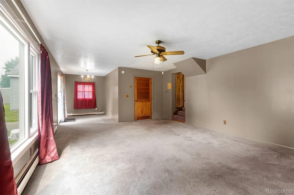 37483 Barth Street Romulus City MI 48174