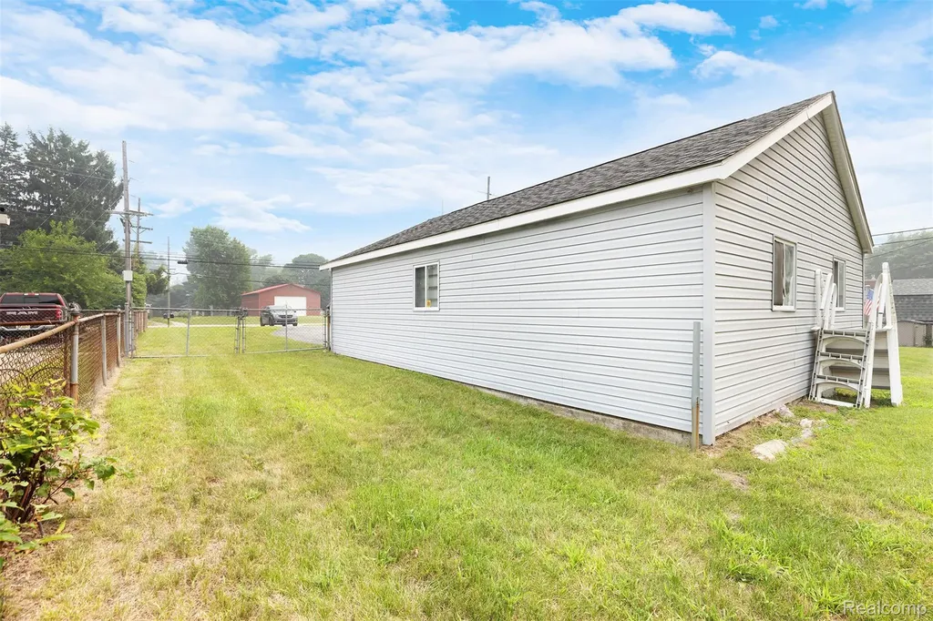 37483 Barth Street Romulus City MI 48174