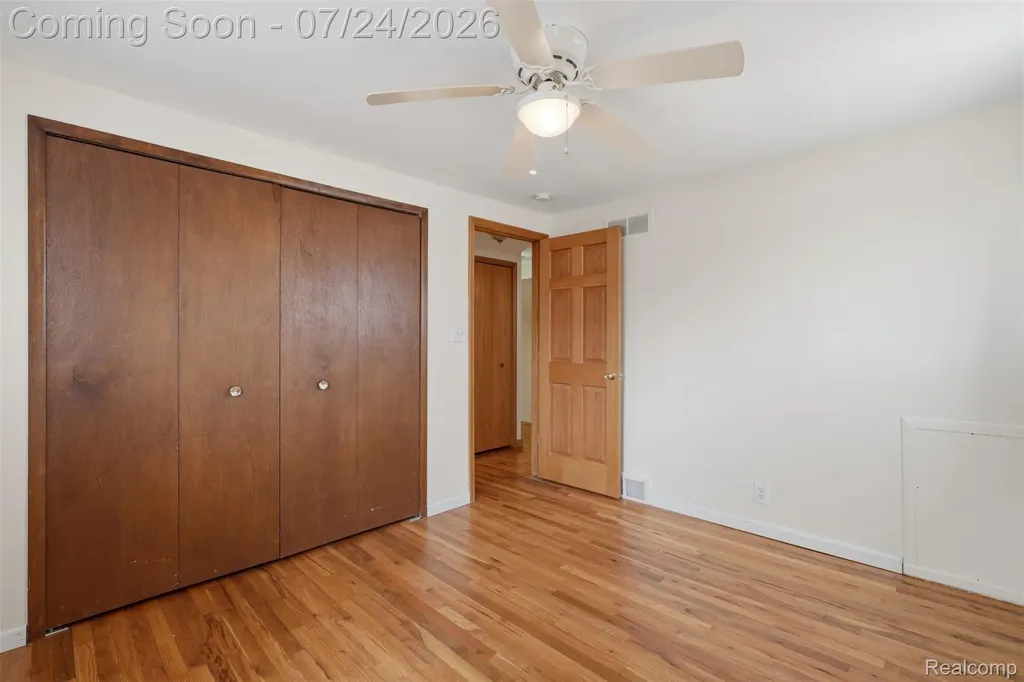2469 Grindley Park Street Dearborn City MI 48124