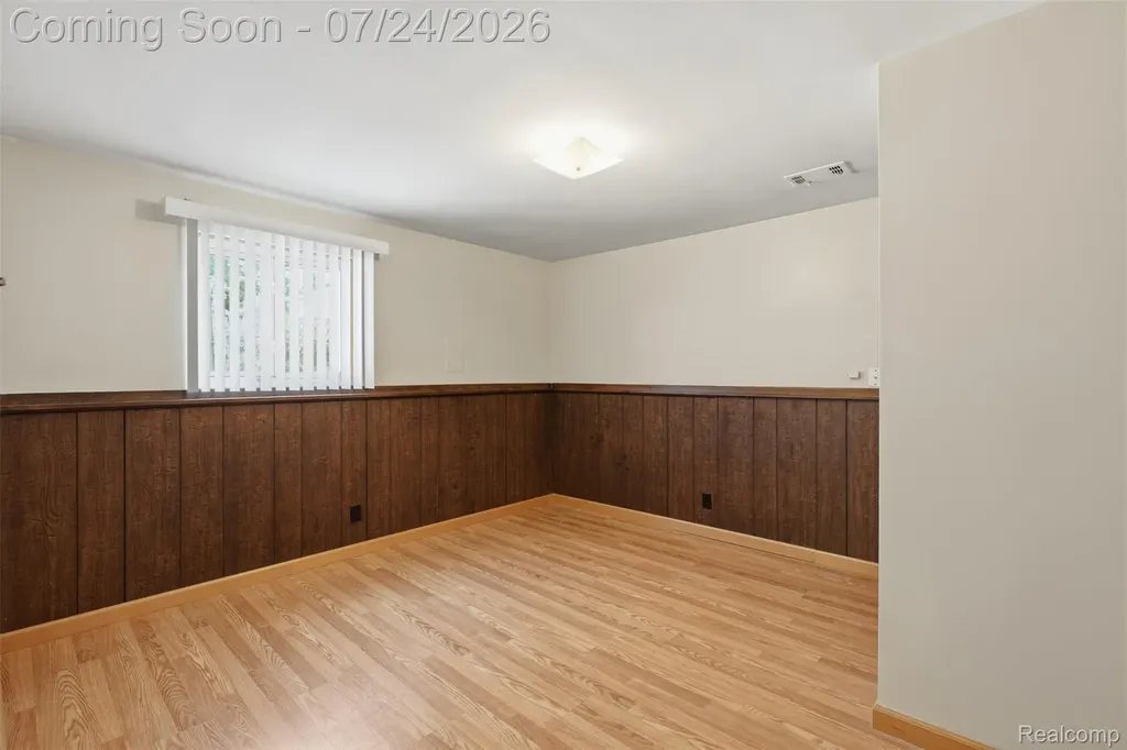 2469 Grindley Park Street Dearborn City MI 48124
