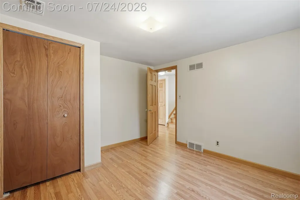 2469 Grindley Park Street Dearborn City MI 48124
