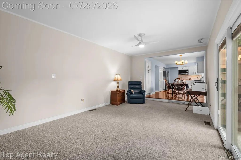 5963 Cliffside Drive Troy City MI 48085