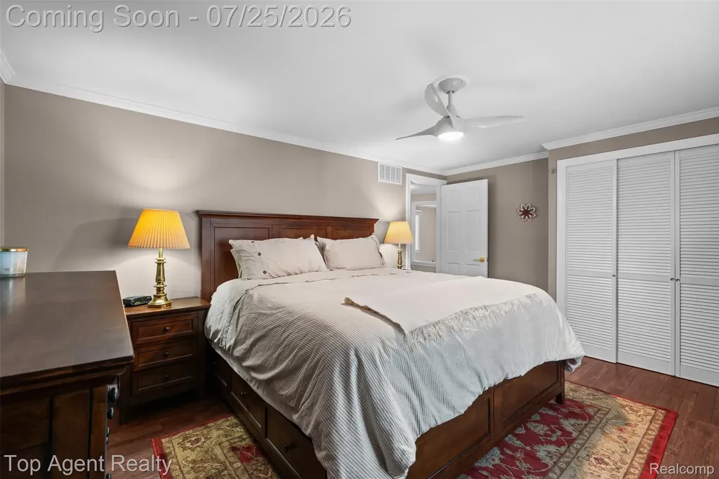 5963 Cliffside Drive Troy City MI 48085