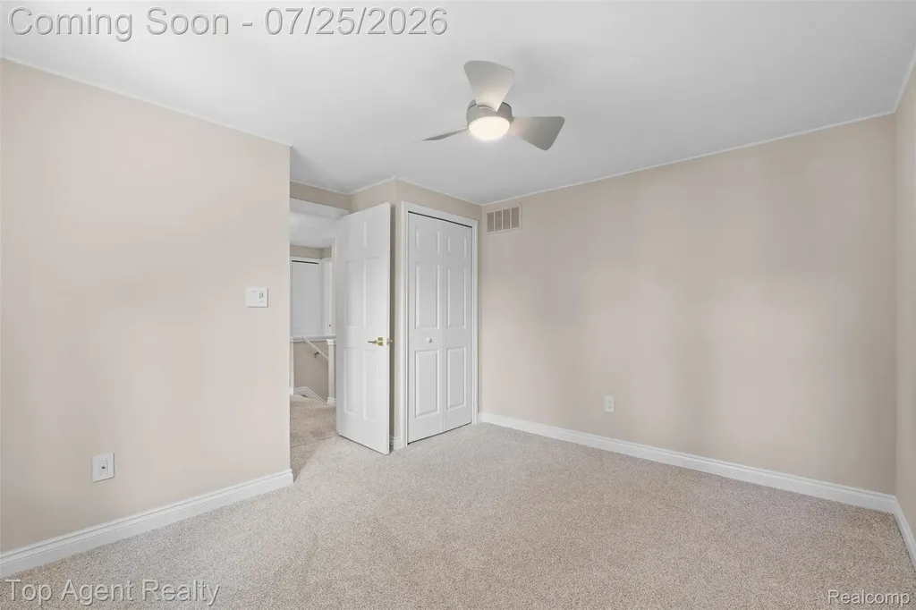 5963 Cliffside Drive Troy City MI 48085