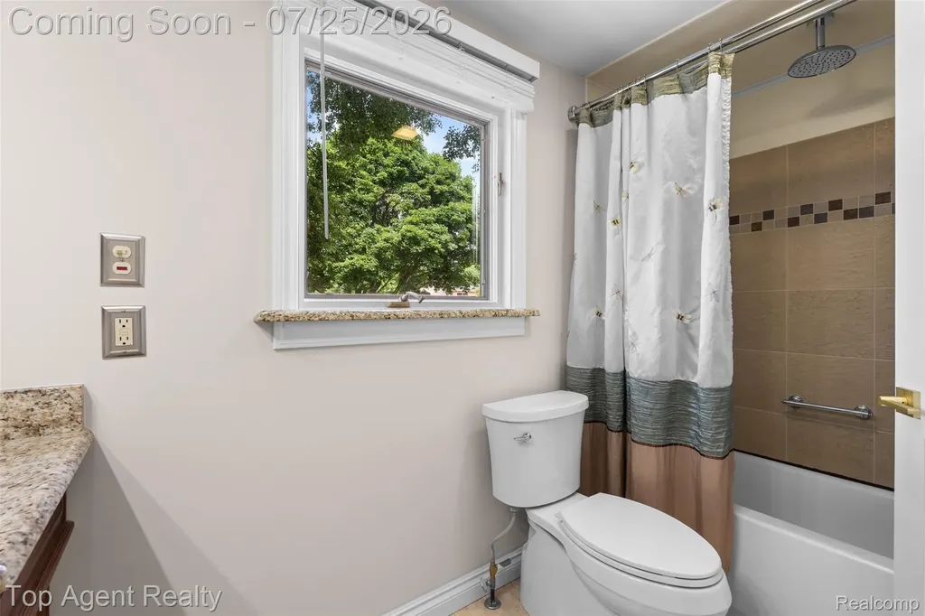 5963 Cliffside Drive Troy City MI 48085