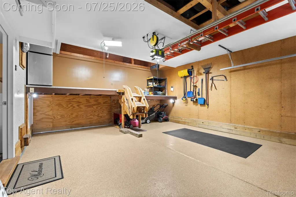 5963 Cliffside Drive Troy City MI 48085