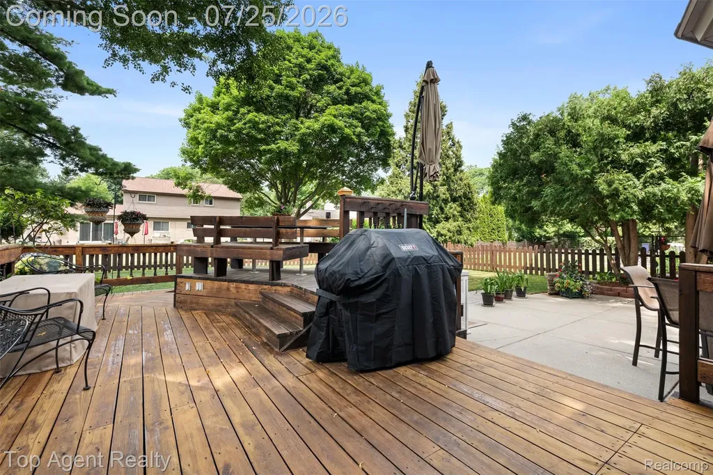5963 Cliffside Drive Troy City MI 48085