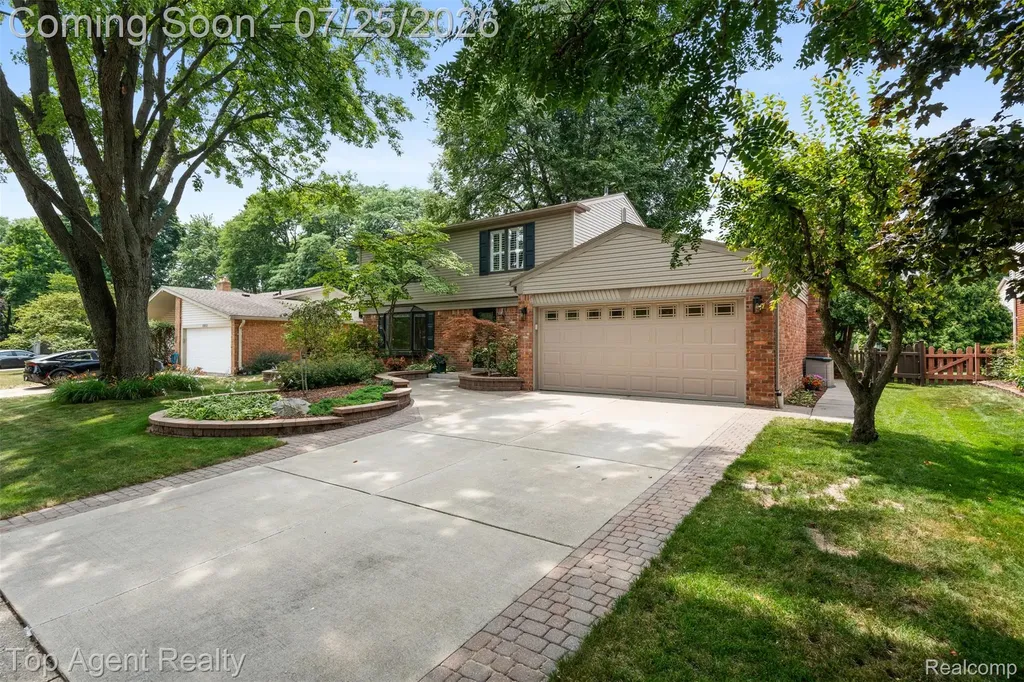 5963 Cliffside Drive Troy City MI 48085