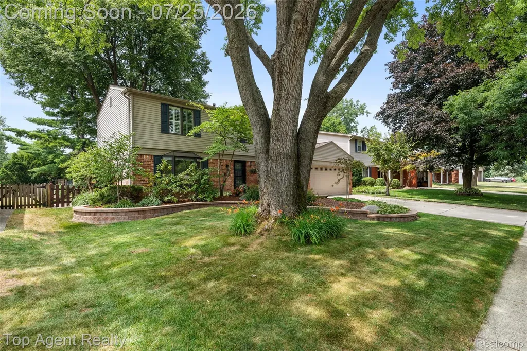 5963 Cliffside Drive Troy City MI 48085