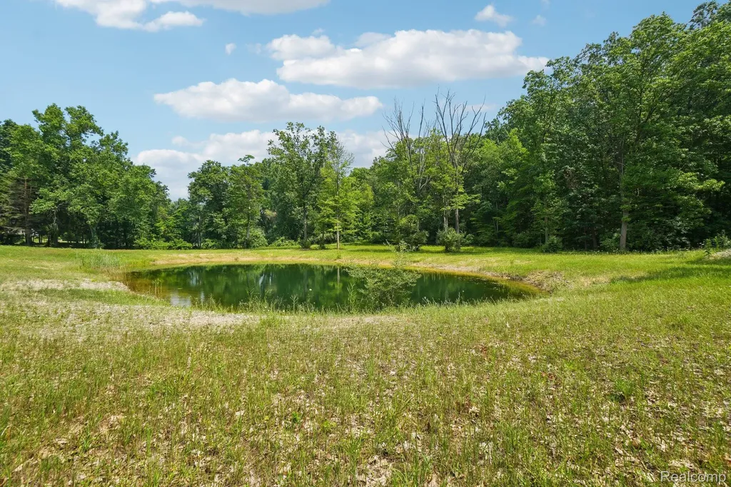 777 S Brandt Road Groveland Township MI 48462
