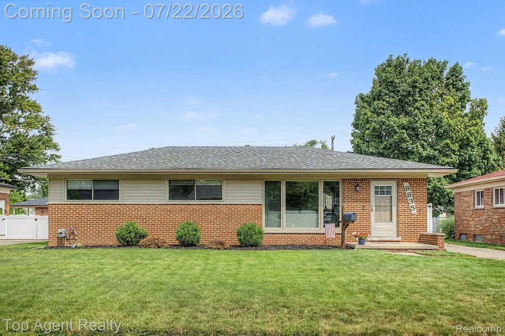 8835 Birkhill Drive Sterling Heights City MI 48314