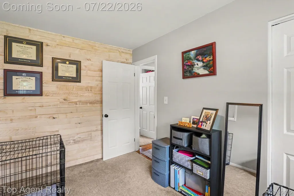 8835 Birkhill Drive Sterling Heights City MI 48314