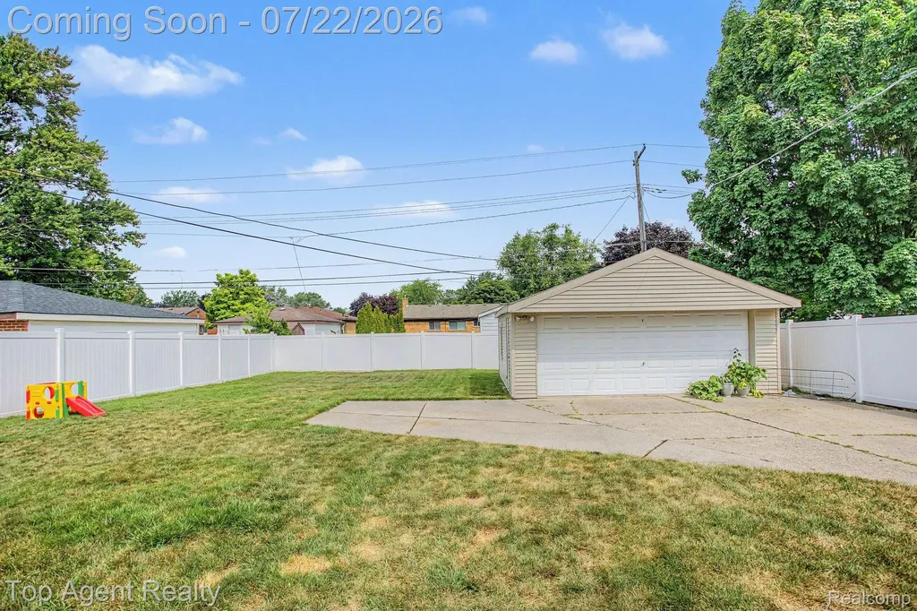 8835 Birkhill Drive Sterling Heights City MI 48314