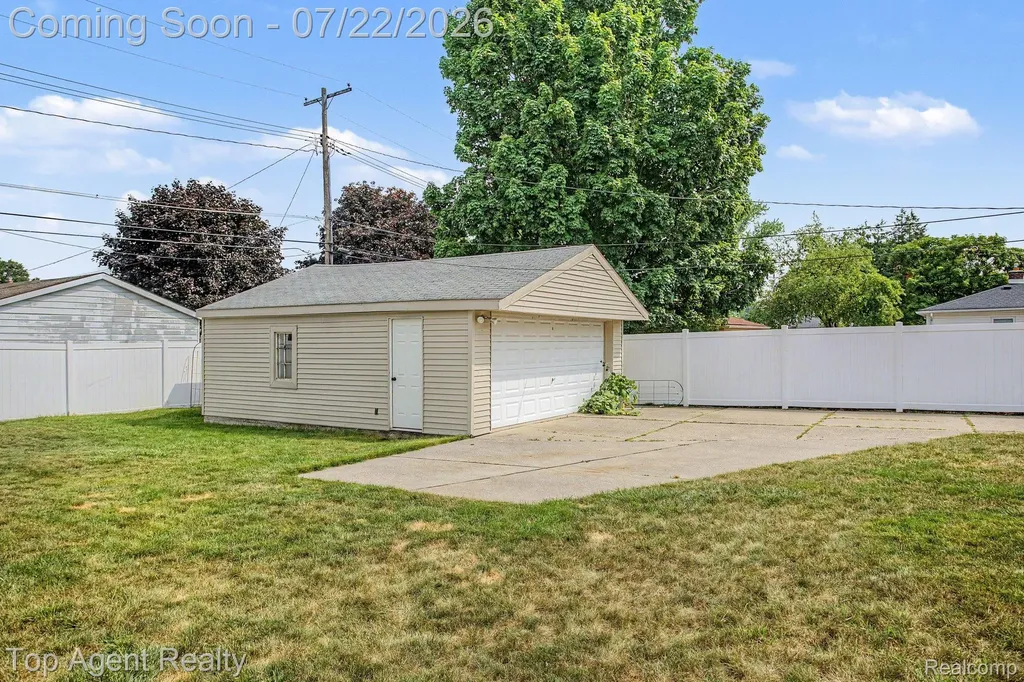 8835 Birkhill Drive Sterling Heights City MI 48314