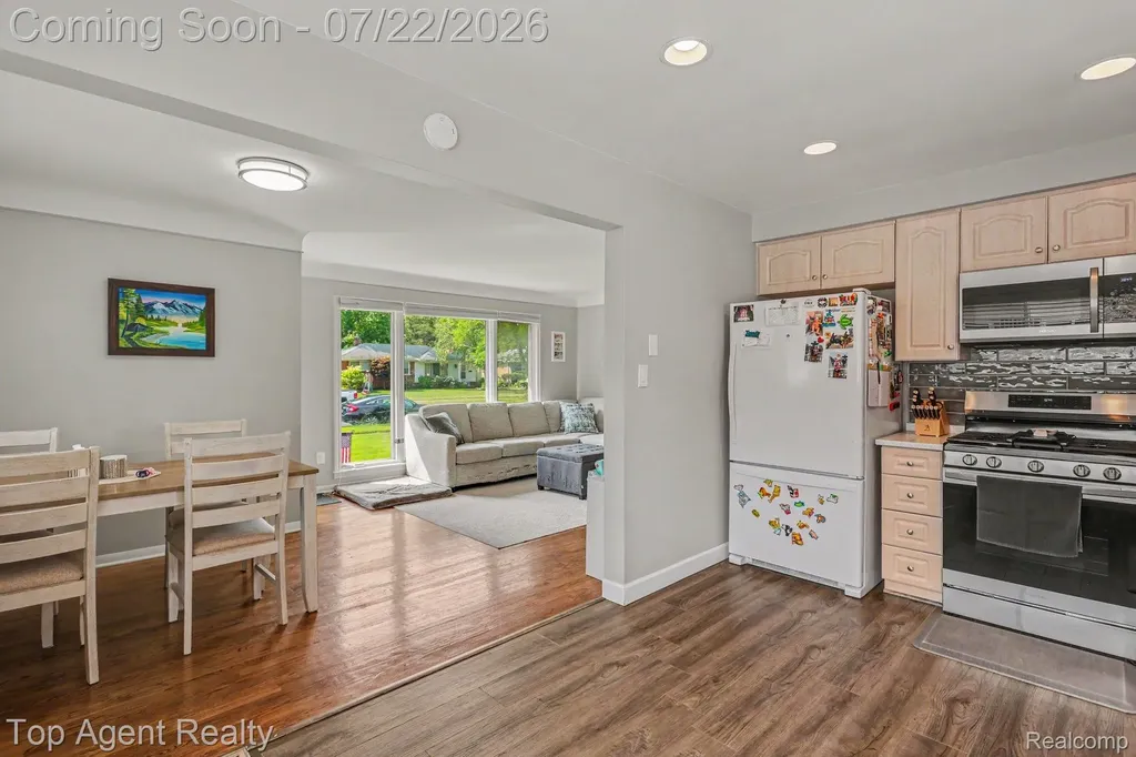 8835 Birkhill Drive Sterling Heights City MI 48314
