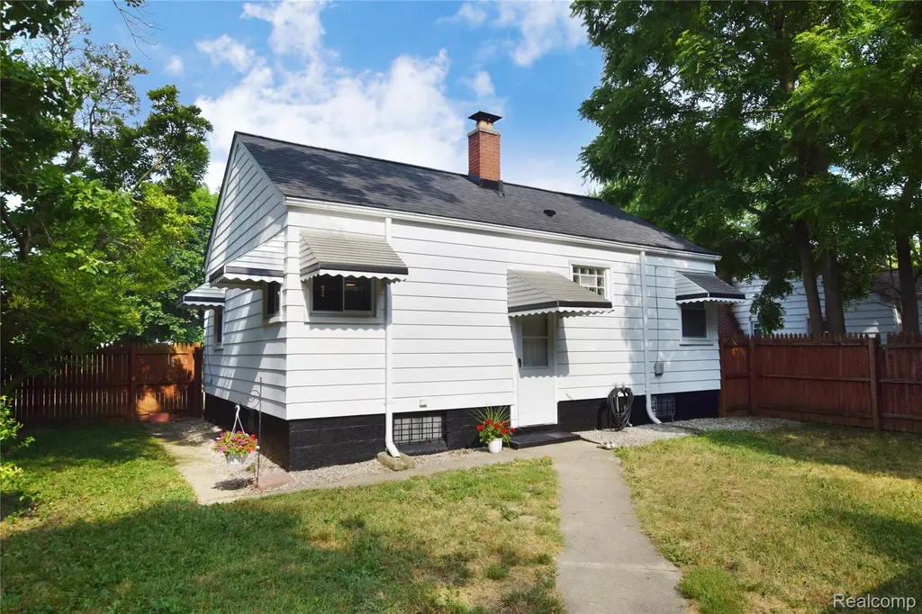 949 Barney Avenue Flint City MI 48503