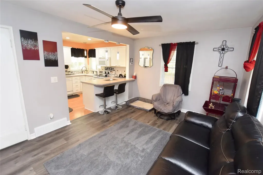 949 Barney Avenue Flint City MI 48503