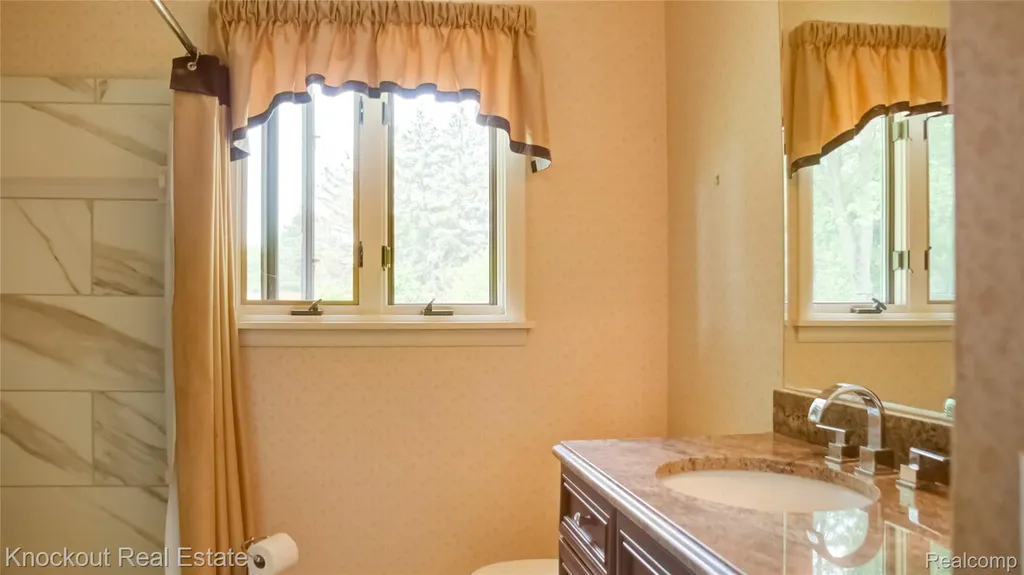 8555 Gallant Fox Trail Flushing Charter Township MI 48433