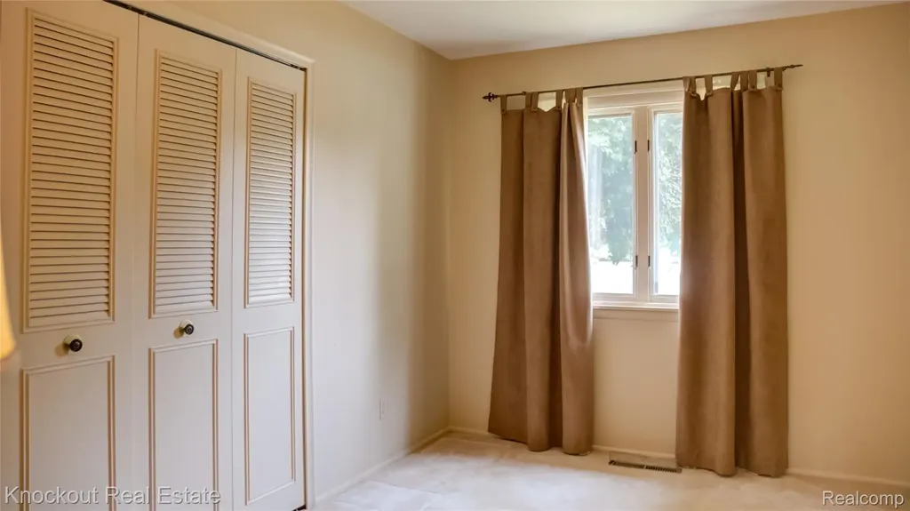 8555 Gallant Fox Trail Flushing Charter Township MI 48433