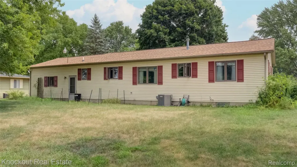 8555 Gallant Fox Trail Flushing Charter Township MI 48433