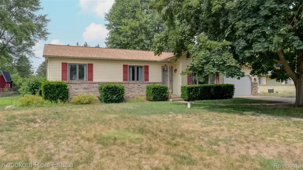 8555 Gallant Fox Trail Flushing Charter Township MI 48433