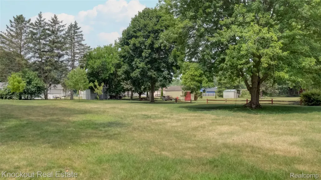 8555 Gallant Fox Trail Flushing Charter Township MI 48433