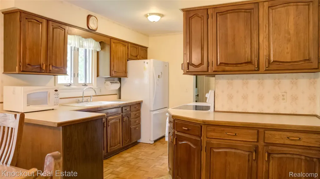 8555 Gallant Fox Trail Flushing Charter Township MI 48433