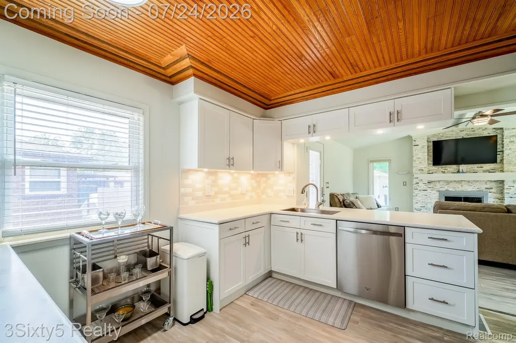 3655 S Longmeadow Road Trenton City MI 48183